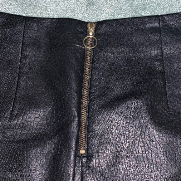 Topshop black mini skirt - Picture 3 of 5